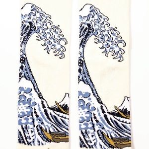 NINJA (AND LOTUS) SOCKS
HOKUSAI, TABI CREW
